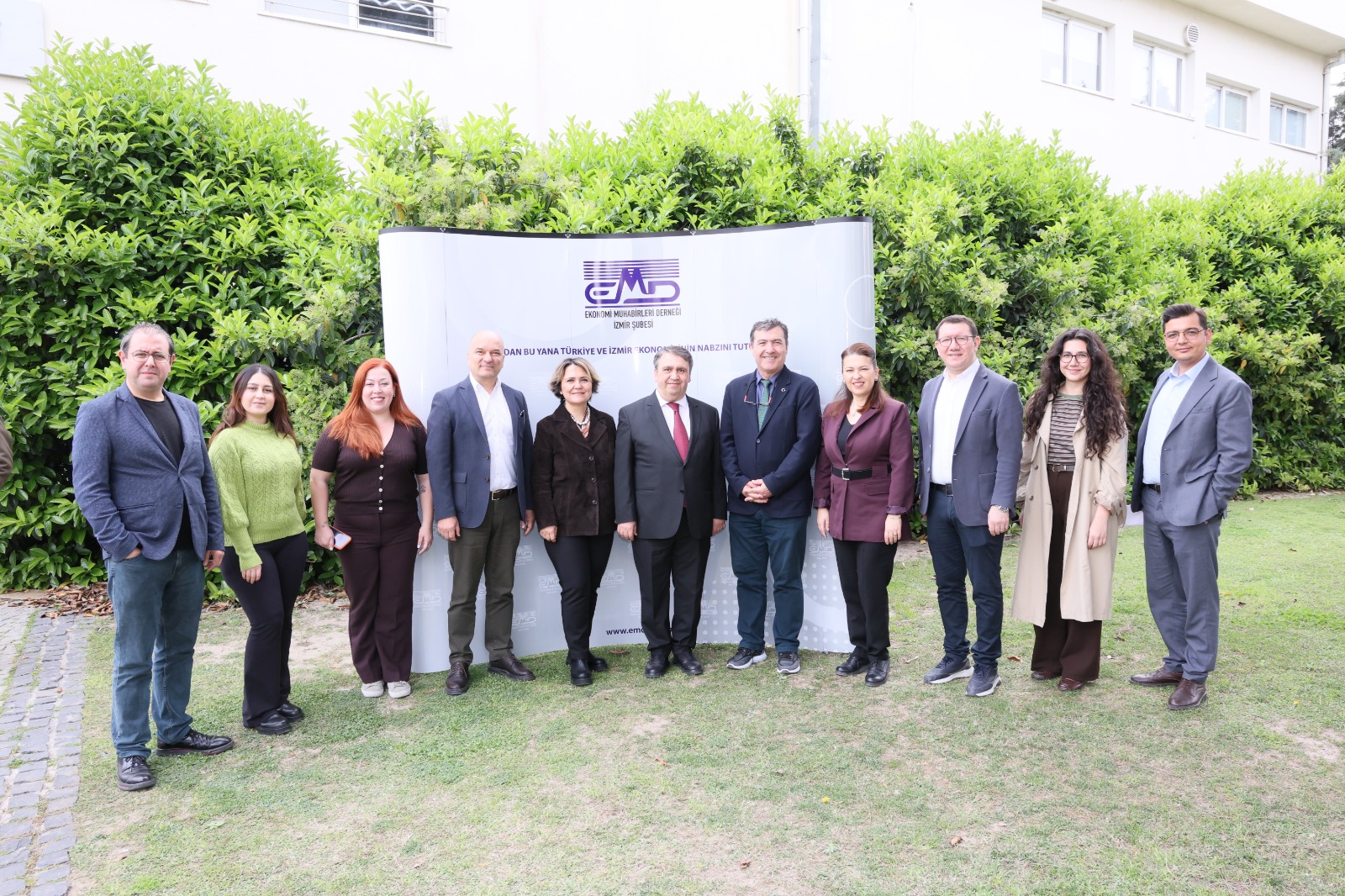 Ekonomi Muhabirleri Derneği İzmir Şubesi’nde Murat Demircan güven tazeledi